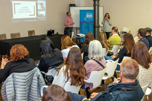 Junin. El turismo fue el eje abordado en una nueva charla del ciclo Escenarios Futuros
