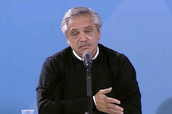 Alberto Fernández aceptó la renuncia de 35 funcionarios