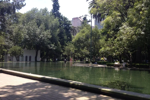 Lincoln. El lago del parque en su recta final