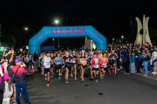 Junín. Atletas de toda la región participaron de una nueva edición de la carrera «Power Night»
